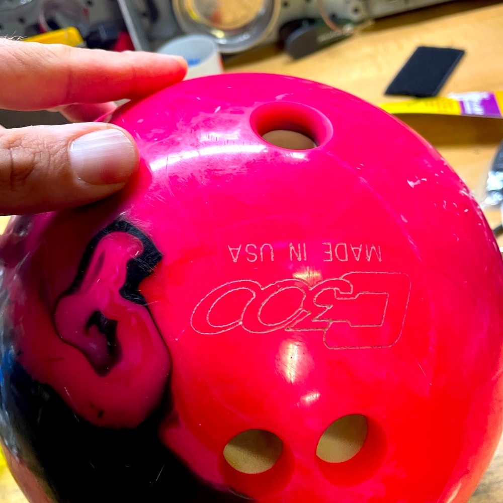 Woman’s Bowling Ball c300
WD